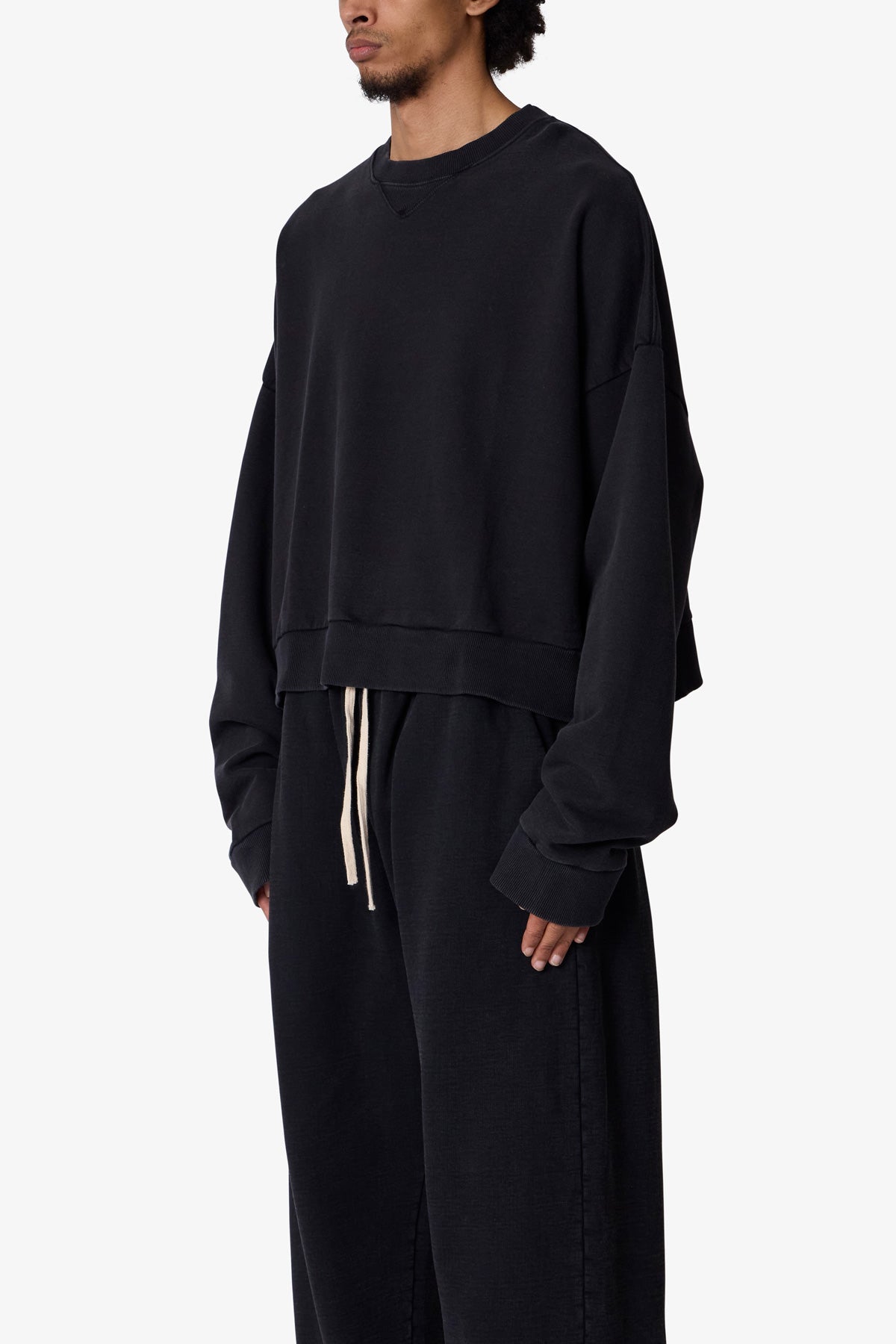 Sudadera Cuello Redondo Recortada - Negro Lavado