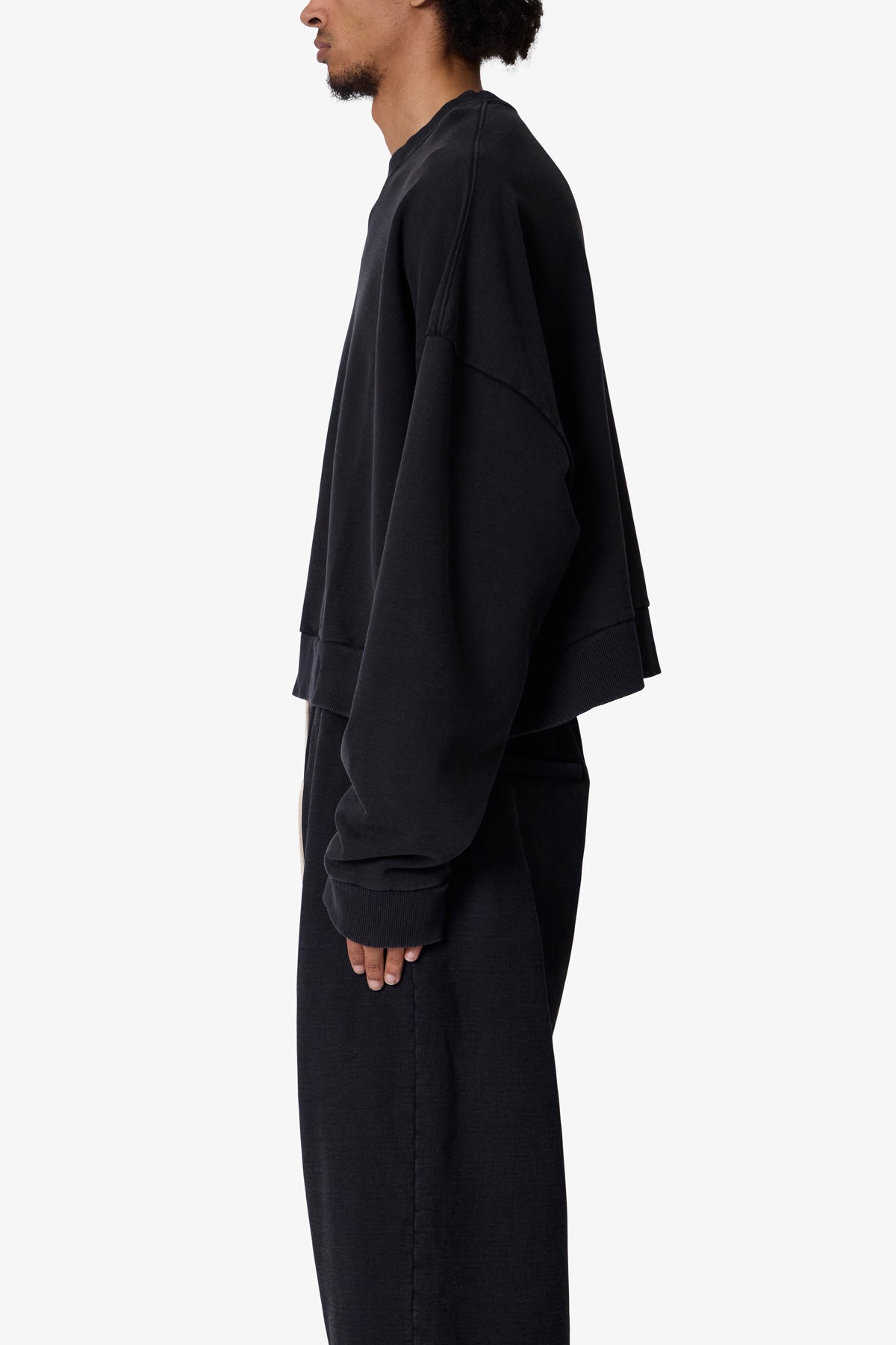 Sudadera Cuello Redondo Recortada - Negro Lavado