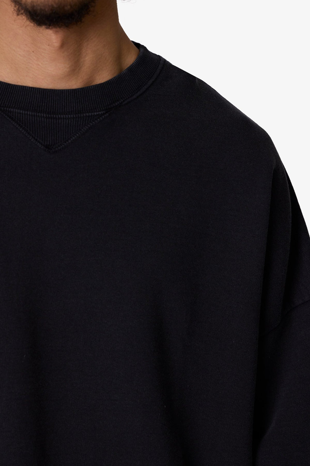 Sudadera Cuello Redondo Recortada - Negro Lavado