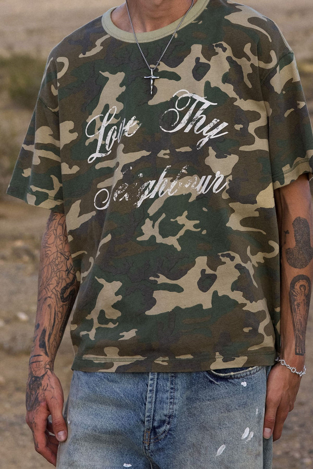 Playera Estampada Camo de - Estilo Militar